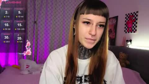 Snapshot of lilith_poison chatting on October 22, 2025, 7:35 pm lilith_poison online show from October 22, 2025, 7:35 pm