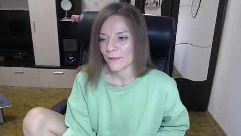 Snapshot of lilith_small21 chatting on February 4, 2025, 9:17 am lilith small21 online show from February 4, 2025, 9:17 am