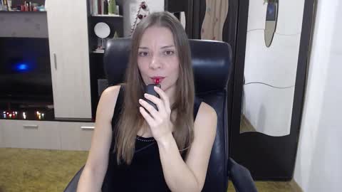 Snapshot of lilith_small21 chatting on December 17, 2025, 9:15 am lilith small21 online show from December 17, 2025, 9:15 am