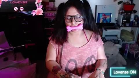 lilith_tyler online show from November 14, 2025, 5:28 am