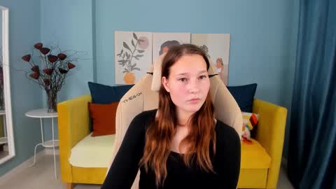 Snapshot of lilithgloww chatting on November 15, 2025, 5:31 pm lilithgloww online show from November 15, 2025, 5:31 pm