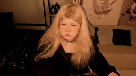 Snapshot of lilithnelson chatting on October 7, 2025, 5:32 pm LilithNelson online show from October 7, 2025, 5:32 pm