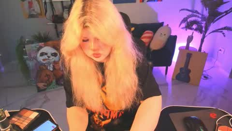 Snapshot of lilithnelson chatting on October 25, 2025, 6:35 pm LilithNelson online show from October 25, 2025, 6:35 pm