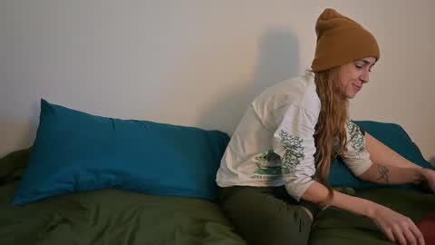 Snapshot of lilithoftrees chatting on December 3, 2024, 4:50 pm L online show from December 3, 2024, 4:50 pm