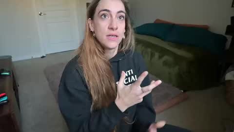 Snapshot of lilithoftrees chatting on February 22, 2025, 5:46 pm L online show from February 22, 2025, 5:46 pm