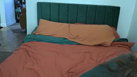 Snapshot of lilithoftrees chatting on October 18, 2025, 9:48 pm L online show from October 18, 2025, 9:48 pm