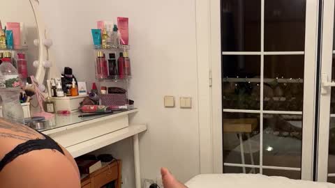 Lilith  Marco online show from December 17, 2025, 5:30 pm