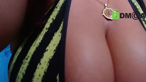 Snapshot of lilits_boobs chatting on December 12, 2024, 3:54 am liliana online show from December 12, 2024, 3:54 am
