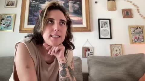 lilldaddysgirl online show from September 21, 2025, 4:08 pm