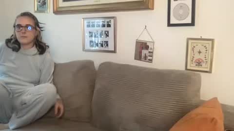 lilldaddysgirl online show from November 17, 2025, 6:24 pm