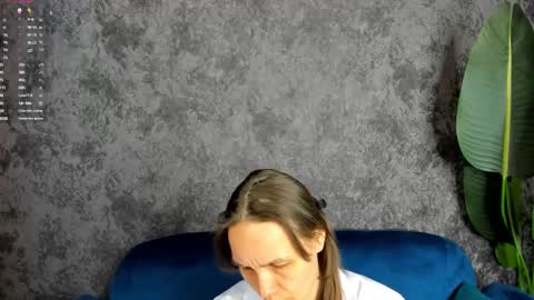 lillian_white1 online show from February 24, 2025, 7:00 am