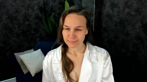 lillian_white1 online show from October 18, 2025, 12:02 am