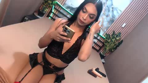 Snapshot of lilliana_emerald chatting on October 30, 2025, 4:08 pm Lilianna online show from October 30, 2025, 4:08 pm