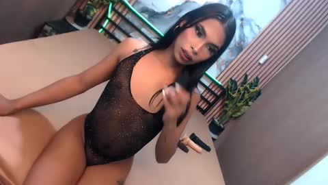 Snapshot of lilliana_emerald chatting on November 8, 2025, 10:52 pm Lilianna online show from November 8, 2025, 10:52 pm