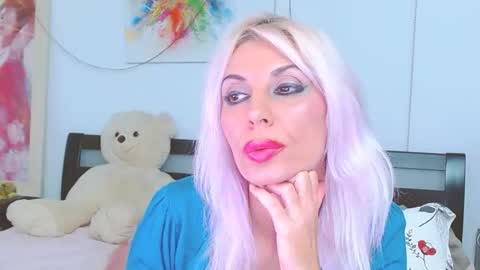 Lara online show from October 20, 2025, 7:03 pm