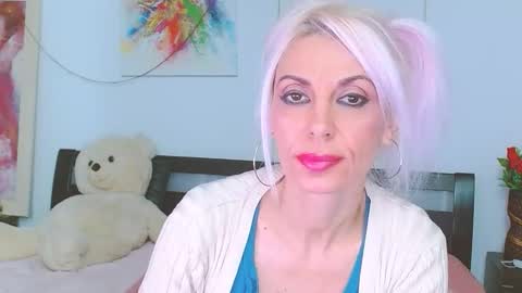 Lara online show from November 23, 2025, 5:35 pm