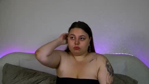 Snapshot of lillianhaig chatting on October 6, 2025, 6:22 am LillianHaig online show from October 6, 2025, 6:22 am