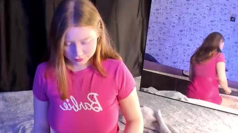 lillie_berry online show from October 5, 2025, 4:44 am