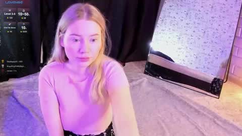 lillie_berry online show from November 16, 2025, 4:29 am