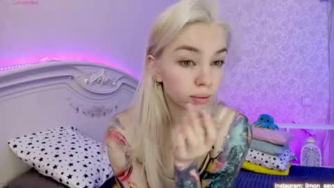 Snapshot of lillimooore chatting on February 16, 2025, 11:59 pm LilliMoore online show from February 16, 2025, 11:59 pm