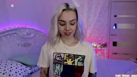 Snapshot of lillimooore chatting on September 13, 2025, 11:48 pm LilliMoore online show from September 13, 2025, 11:48 pm