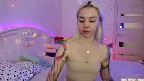 Snapshot of lillimooore chatting on September 16, 2025, 12:00 am LilliMoore online show from September 16, 2025, 12:00 am