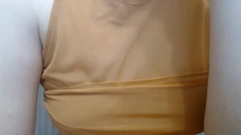 Snapshot of lillkit chatting on February 16, 2025, 11:26 pm Lilu online show from February 16, 2025, 11:26 pm