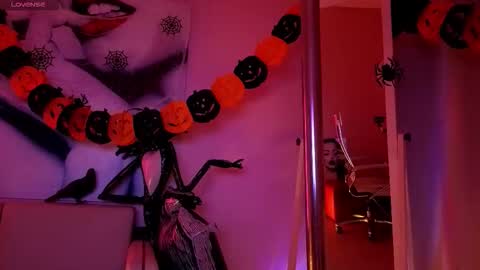 Snapshot of lilly_4u chatting on November 5, 2025, 7:36 pm Lilly online show from November 5, 2025, 7:36 pm