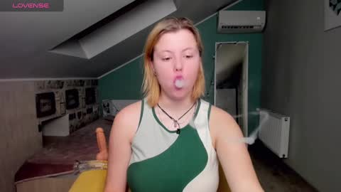 Lilly Depp online show from December 17, 2024, 5:04 pm