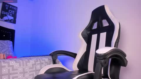 Lilly online show from November 8, 2025, 1:22 pm