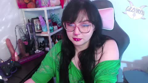 Snapshot of lilomoon69 chatting on December 10, 2024, 3:20 am Lilo online show from December 10, 2024, 3:20 am