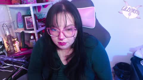 Snapshot of lilomoon69 chatting on January 7, 2025, 6:05 am Lilo online show from January 7, 2025, 6:05 am