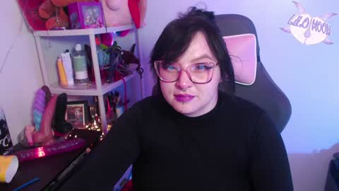 Snapshot of lilomoon69 chatting on January 18, 2025, 6:45 am Lilo online show from January 18, 2025, 6:45 am