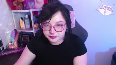 Snapshot of lilomoon69 chatting on January 19, 2025, 4:22 am Lilo online show from January 19, 2025, 4:22 am