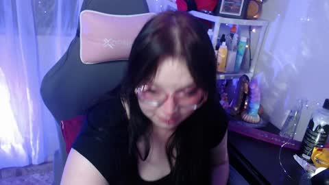 Snapshot of lilomoon69 chatting on February 3, 2025, 6:45 am Lilo online show from February 3, 2025, 6:45 am