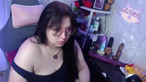Snapshot of lilomoon69 chatting on February 4, 2025, 7:18 am Lilo online show from February 4, 2025, 7:18 am