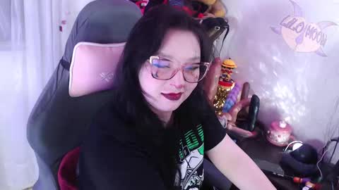 Snapshot of lilomoon69 chatting on October 2, 2025, 1:51 pm Lilo online show from October 2, 2025, 1:51 pm