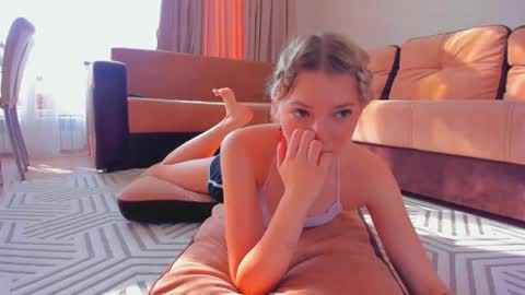 Snapshot of liloneforyou chatting on February 7, 2025, 10:40 am Semmy online show from February 7, 2025, 10:40 am