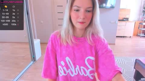 Snapshot of liloneforyou chatting on October 3, 2025, 10:23 am Semmy online show from October 3, 2025, 10:23 am