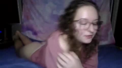 Snapshot of lilpies chatting on December 11, 2024, 3:35 am LilPies  online show from December 11, 2024, 3:35 am