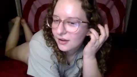 Snapshot of lilpies chatting on February 28, 2025, 4:32 am LilPies  online show from February 28, 2025, 4:32 am