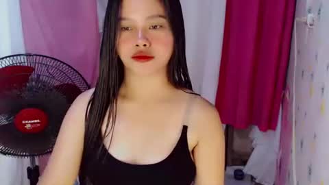 Snapshot of lilsweet_marie chatting on November 17, 2025, 6:35 pm Lilsweet marie online show from November 17, 2025, 6:35 pm