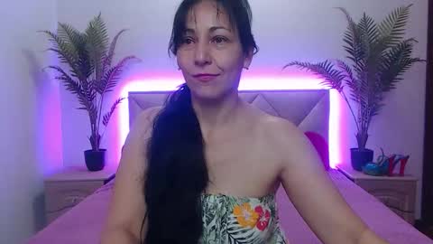 Snapshot of lilugrants chatting on November 25, 2025, 8:20 pm lilugrants online show from November 25, 2025, 8:20 pm