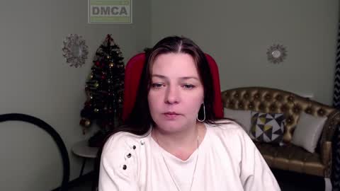 Lily online show from December 17, 2024, 4:12 am