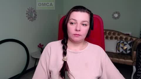 Lily online show from January 10, 2025, 9:55 am