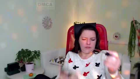 Lily online show from October 31, 2025, 4:57 am