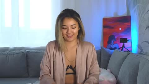 Lily online show from February 4, 2025, 7:29 am