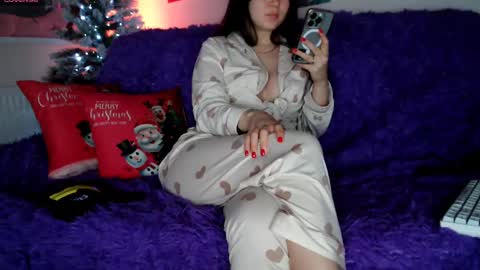 Lily Litle online show from January 5, 2025, 9:25 pm