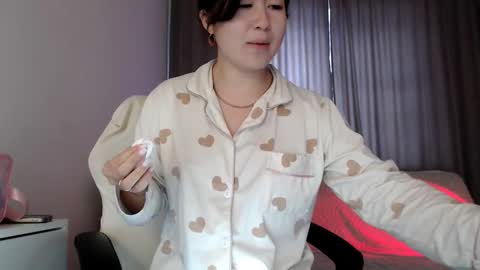 Lily Litle online show from October 17, 2025, 9:12 am