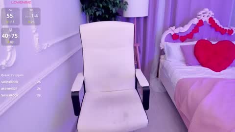 Lily online show from February 16, 2025, 8:00 pm